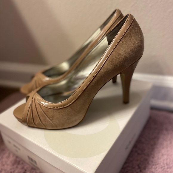 Peep toe Suede Heels - Picture 2 of 5